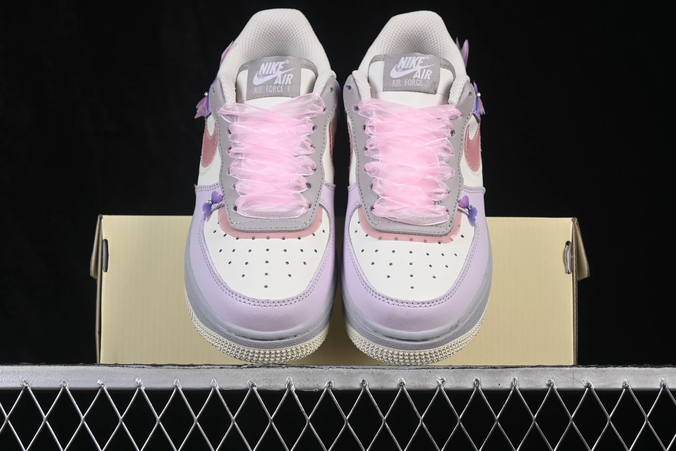 All categories Nk Air Force 1 Air Force series Nk Air Force 1 Low Air Force low-top Nike Air Force 1'07 Low Hand-painted graffiti Pink and purple butterfly language Air Force 1 low-top casual sneakers CJ0304-160